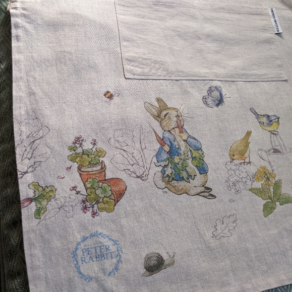 William Sonoma Children's Beatrix Potter Peter Rabbit Apron - Picture 3 of 16